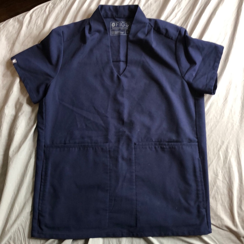 Navy Figs scrub top M